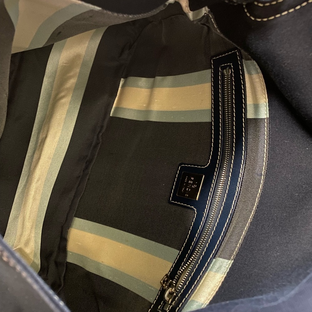 Authentic vintage Fendi navy mama baguette - Picture 9 of 11